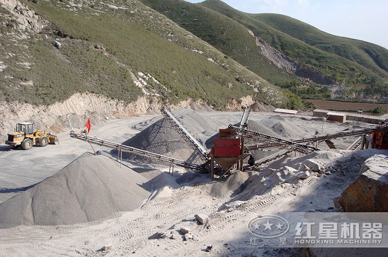 用户石灰石制砂生产现场，投资收益满满